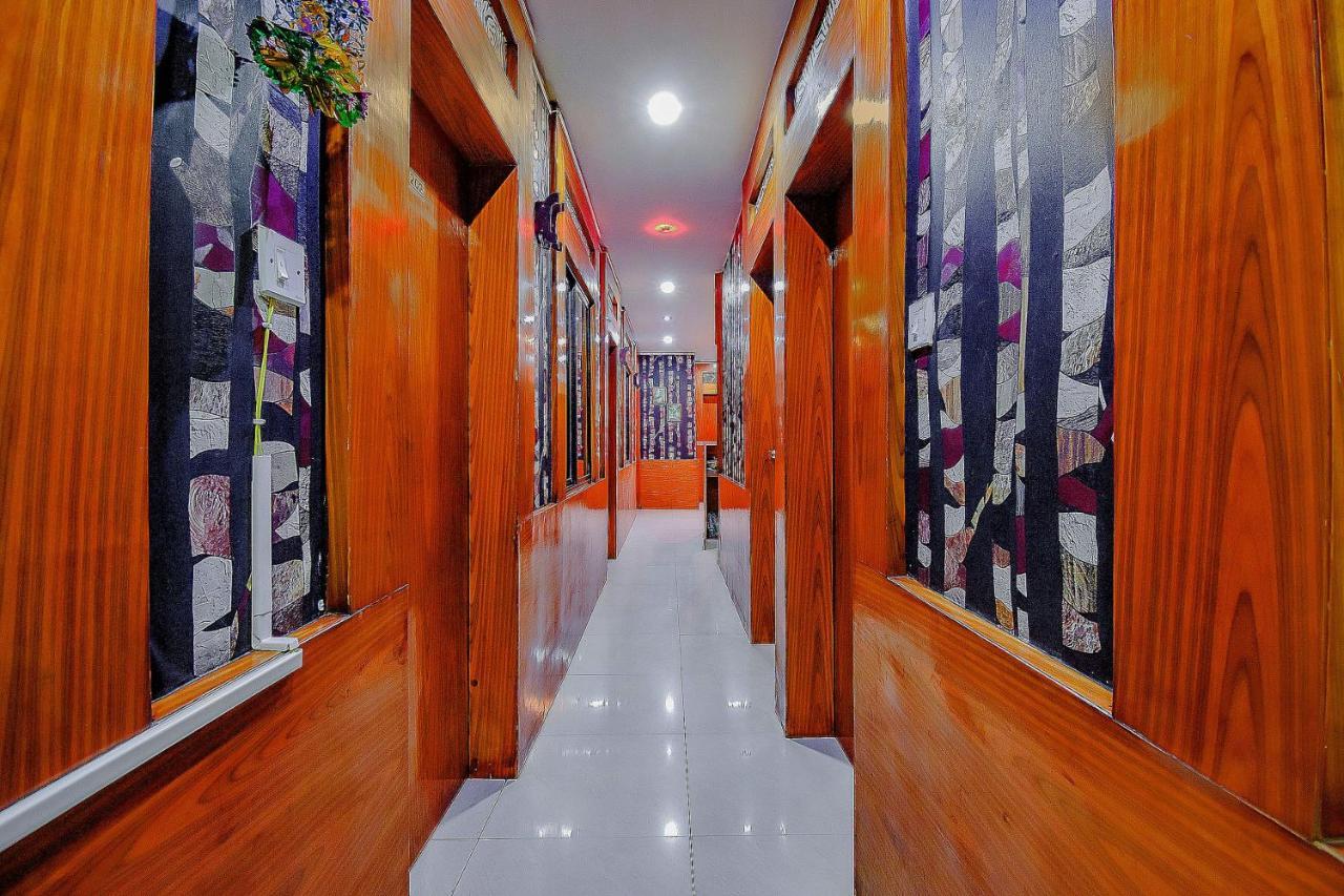 Oyo 78593 Nidhi International Ászánszol Kültér fotó