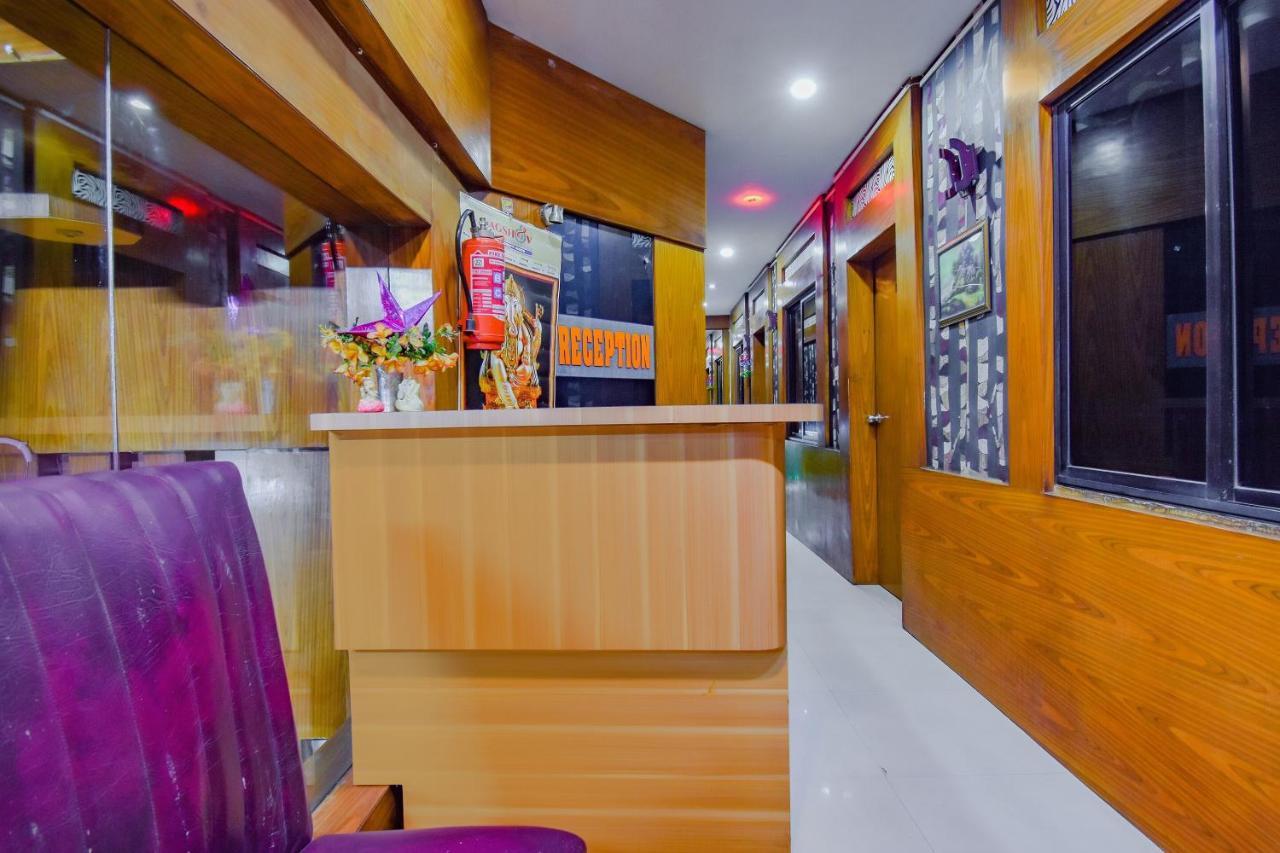 Oyo 78593 Nidhi International Ászánszol Kültér fotó